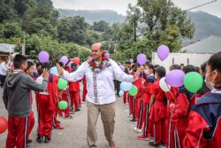 Entrega SEP Hidalgo infraestructura y apoyos educativos en la Sierra