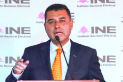 Guillermo Peredo pide declinar a PT y PVEM
