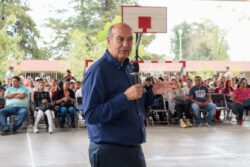 Más de 3 mil estudiantes reciben mobiliario escolar en Atotonilco y Huasca
