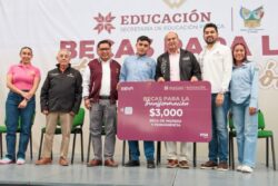 Inicia entrega de tarjetas del programa “Becas para la Transformación” en la UPFIM