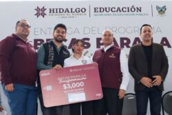 Natividad Castrejón promueve salud y becas en Tepeji y Tula