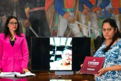 Alcalde de Epazoyucan presenta informe desde un televisor; oposición cuestiona “fantasías y mentiras”