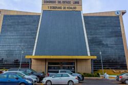 Sin sanciones inmediatas: Congreso concluye 20 revisiones de maestros en cargos públicos