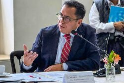 Avanza reducción a 40 horas laborales; Crespo destaca aumento al salario mínimo