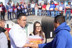 Medécigo refuerza a cuadrillas de bacheo con nueva entrega de uniformes y equipo