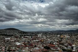 Alertan por descenso térmico bajo cero y lluvias fuertes ante el paso del Frente Frío 41-01 en Hidalgo