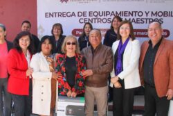Hidalgo fortalece formación docente con entrega de equipamiento