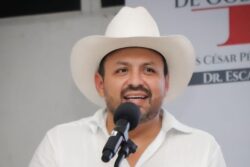 Carlos César Pérez Escamilla, el alcalde que disparó contra la investidura