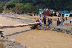 Notifican peligro inminente en Tianguistengo; advierten habitar zonas de alto riesgo