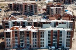 Hidalgo destina 7 hectáreas más para ampliar viviendas del bienestar en Tlaxiaca