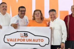 Reconoce Julio Menchaca el aporte de las mujeres en la educación de Hidalgo