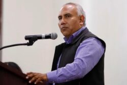 Uno de cada cinco comercios opera en zonas irregulares de Pachuca, advierte regidor