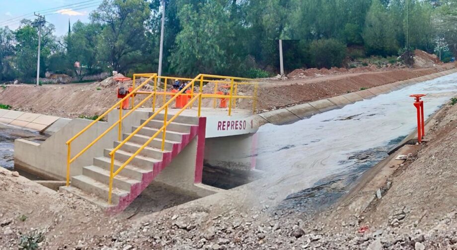 Conagua corta suministro en canal de Atitalaquia por manipulación ilegal de compuertas