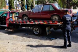 Operativo Rastrillo retira 100 vehículos abandonados y recupera tres robados de Pachuca