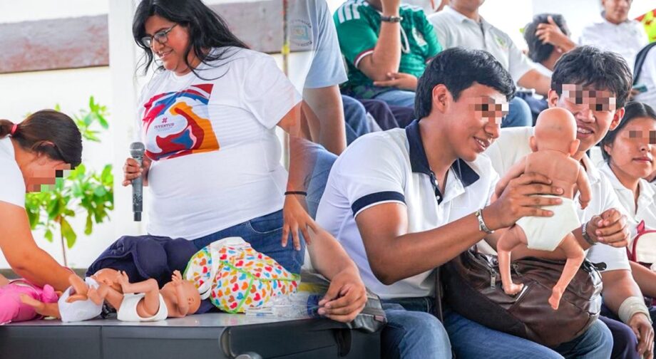 Llevan taller de prevención del embarazo adolescente a estudiantes de Huejutla
