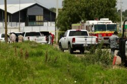 Toma clandestina provoca fuga y fuerte olor a combustible junto al rastro de Pachuca