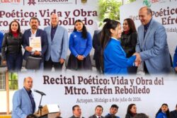 Recuerdan legado de Efrén Rebolledo con recital poético en Actopan