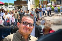 Ixmiquilpan inicia pavimentación esperada por más de 40 años en la colonia 20 de Noviembre