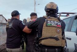 Cateos simultáneos en Acatlán dejan siete detenidos y mil dosis de droga aseguradas
