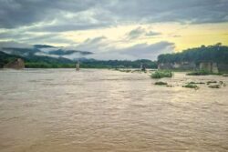 Cierran paso por crecida del río Tamoyón; Gabinete de Seguridad mantiene vigilancia en Huautla