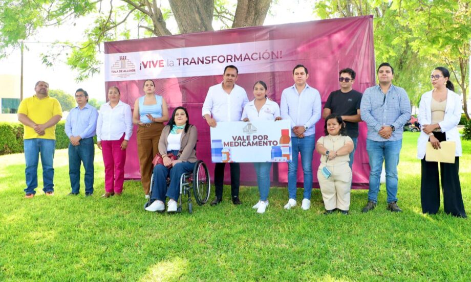 Gobierno de Tula entrega uniformes y refuerza atención médica para su personal