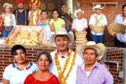 Huasteca de Hidalgo estrena tres nuevos paradores para fortalecer la venta de artesanías