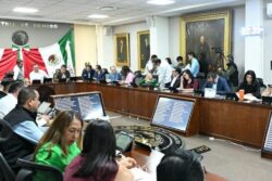 PRI y MC rechazan reforma que reservaría 42 alcaldías para mujeres; PAN mantiene análisis