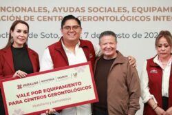 Menchaca destina cifra histórica de más de 94 millones a adultos mayores