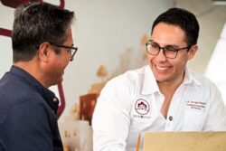 Gobierno de Jorge Reyes atiende 770 solicitudes durante jornada en San Antonio