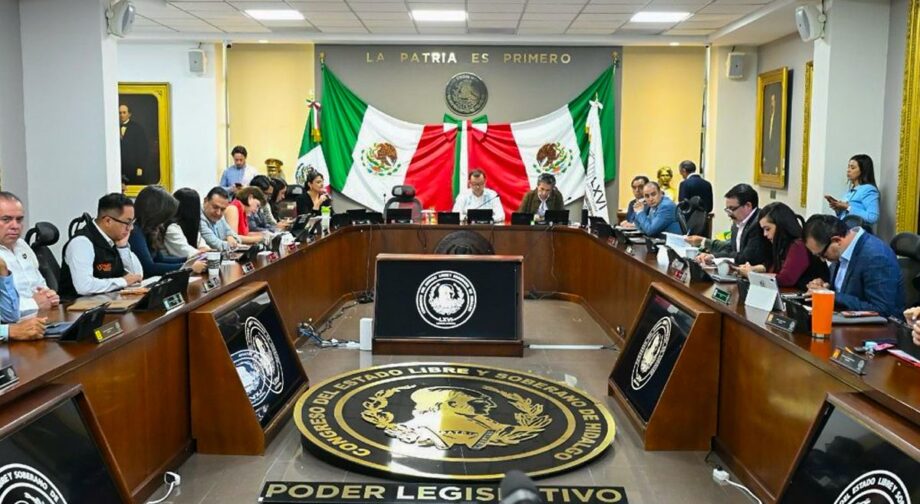 Legislar por cumplir