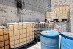 Desmantelan almacén clandestino de huachicol; aseguran 9 mil 700 litros en Tepeapulco