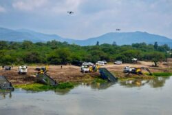 Llegarán dos “barcos” en septiembre para acelerar retiro de lirio en la presa Endhó