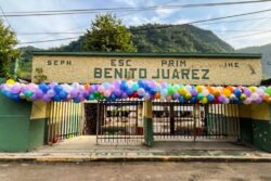 Lluvias dejan bajo el agua primaria de Huehuetla; alumnos no pudieron regresar a clases