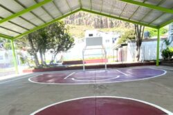 Avanza al 80% rehabilitación de tres canchas deportivas en Tulancingo