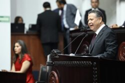 Hidalgo reorganizará transparencia y protección de datos; Menchaca envía iniciativas al Congreso
