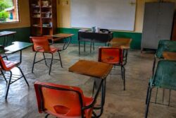 Siete escuelas de la Sierra Gorda de Hidalgo dejan sistema de la SEPH por falta de alumnos
