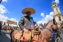 Unos 100 charros y escaramuzas desfilarán por Pachuca para celebrar el Día Nacional del Charro