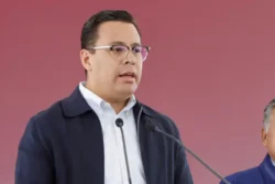 Oficial Mayor sí comparecerá ante el Congreso; ajustan glosa del Cuarto Informe