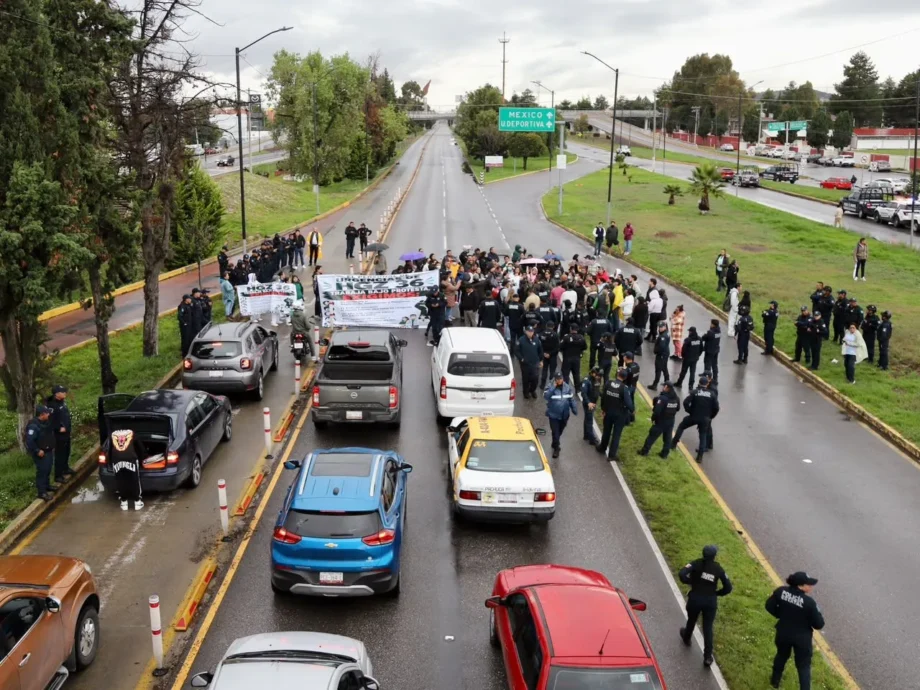 Tras bloqueo en Pachuca, acuerdan inspecciones sorpresa en hospitales y oficinas del IMSS en Hidalgo — imagen 2 Tras bloqueo en Pachuca, acuerdan inspecciones sorpresa en hospitales y oficinas del IMSS en Hidalgo — imagen 2