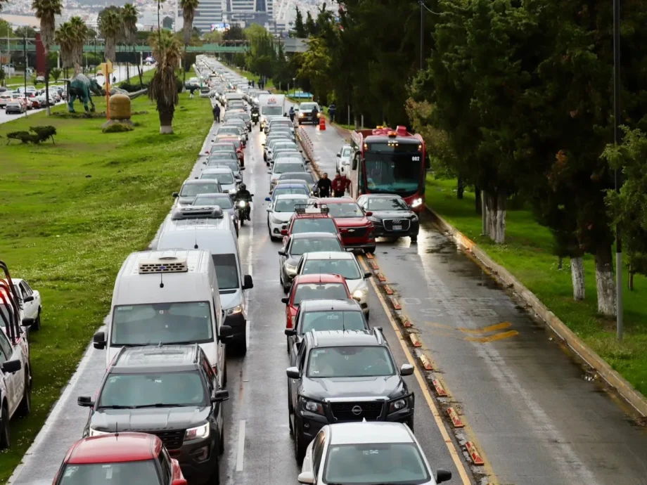 Tras bloqueo en Pachuca, acuerdan inspecciones sorpresa en hospitales y oficinas del IMSS en Hidalgo — imagen 3 Tras bloqueo en Pachuca, acuerdan inspecciones sorpresa en hospitales y oficinas del IMSS en Hidalgo — imagen 3
