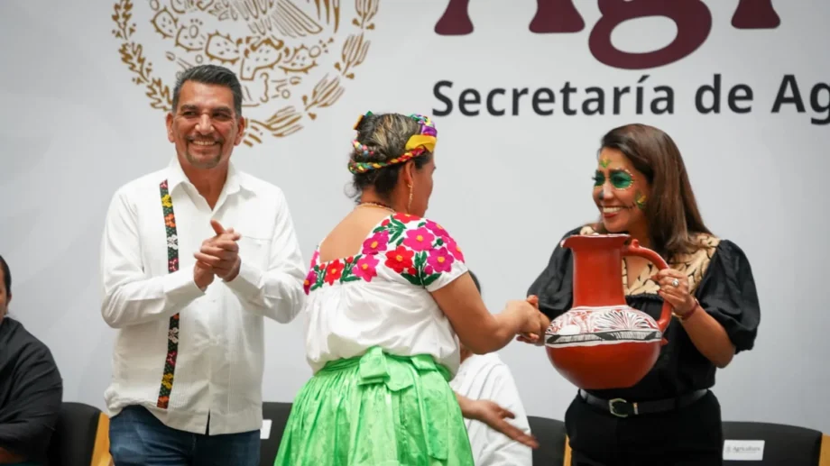 Huejutla lleva las tradiciones del Xantolo al Senado y Agricultura — imagen 2