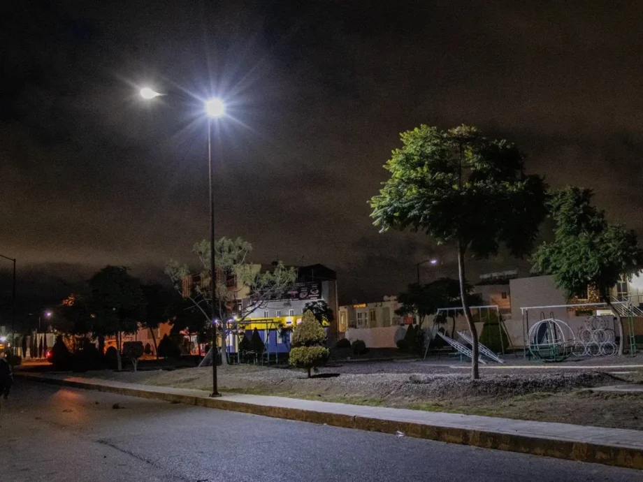 Mineral de la Reforma busca ampliar alumbrado público en 11 colonias y comunidades — imagen 2 Mineral de la Reforma busca ampliar alumbrado público en 11 colonias y comunidades — imagen 2