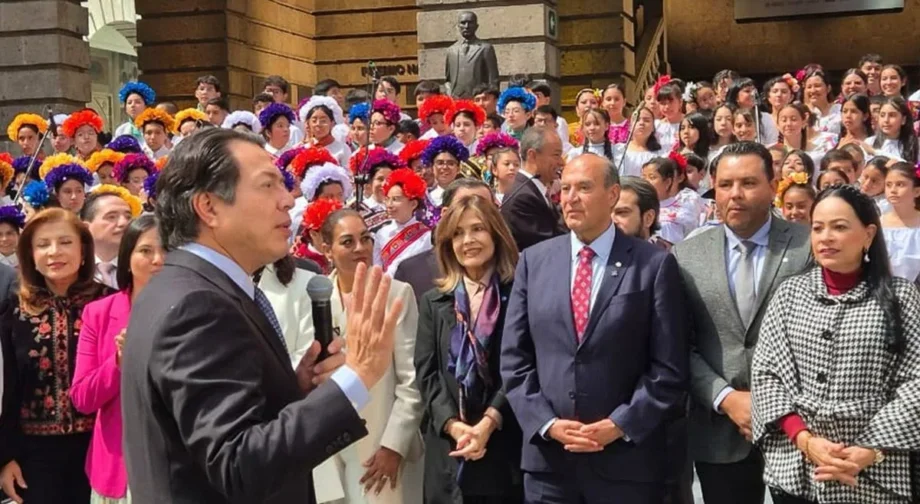 Coro de Mixquiahuala representa a Hidalgo en Palacio Nacional; IHE participa en agenda educativa