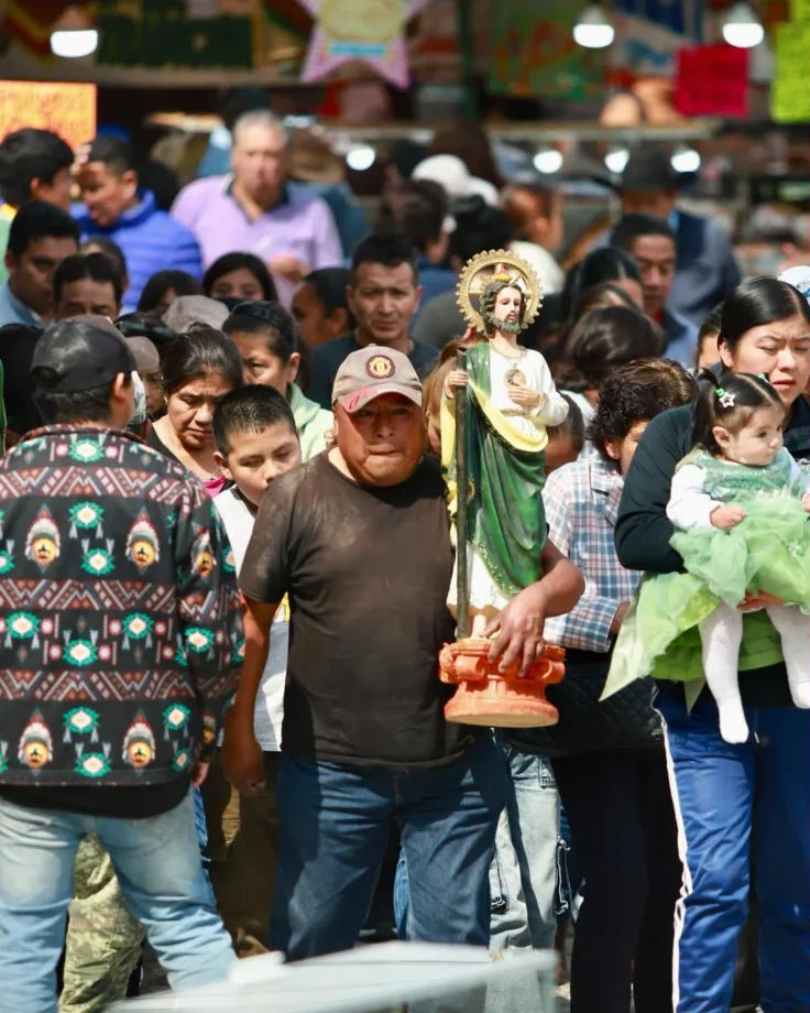 Tras cinco años sin ver a su hija, Ángela agradece a San Judas Tadeo por obtener su visa — imagen 3