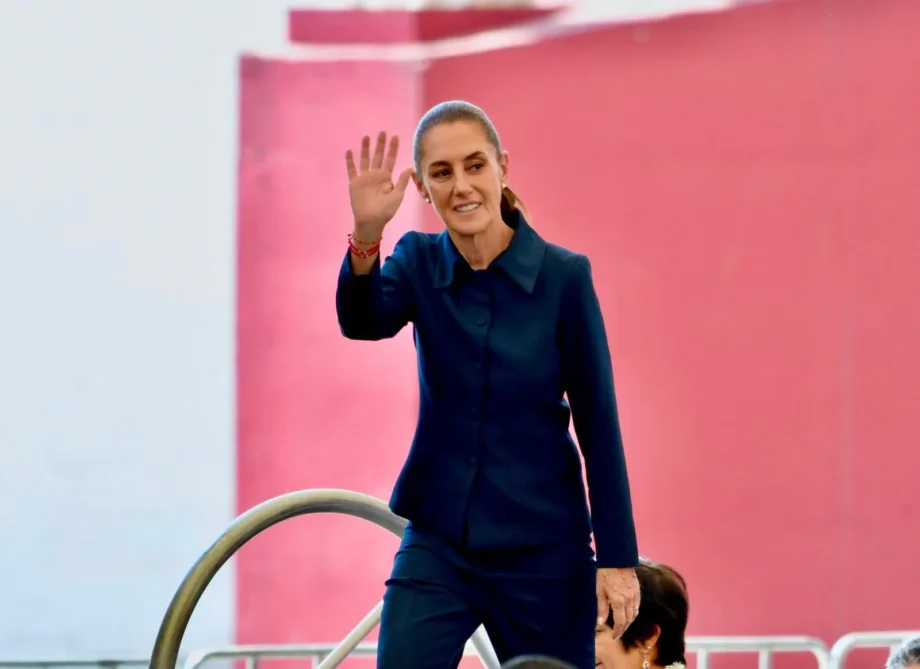 Sheinbaum entrega apoyos de 400 mil pesos a familias que perdieron sus viviendas en Hidalgo — imagen 3 Sheinbaum entrega apoyos de 400 mil pesos a familias que perdieron sus viviendas en Hidalgo — imagen 3